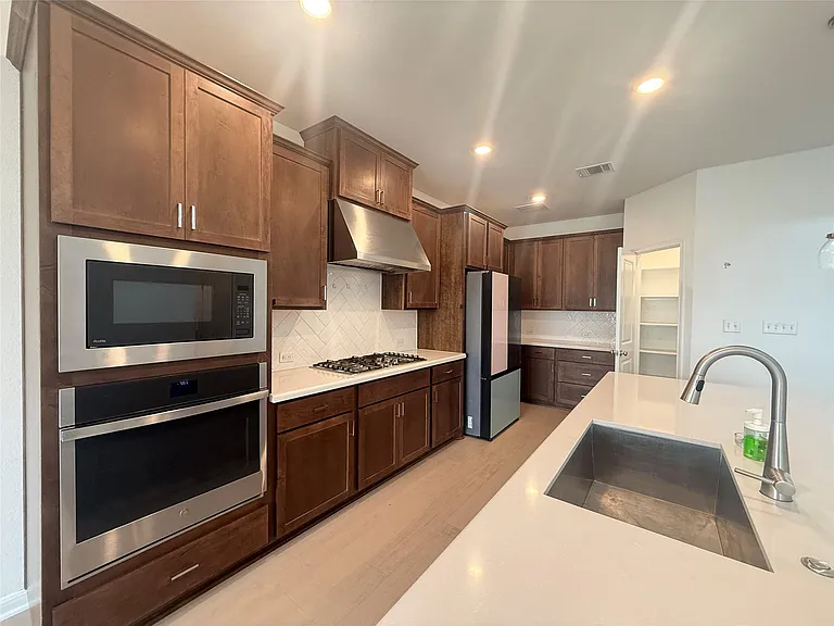 628 Leeward Pass — Photo 7