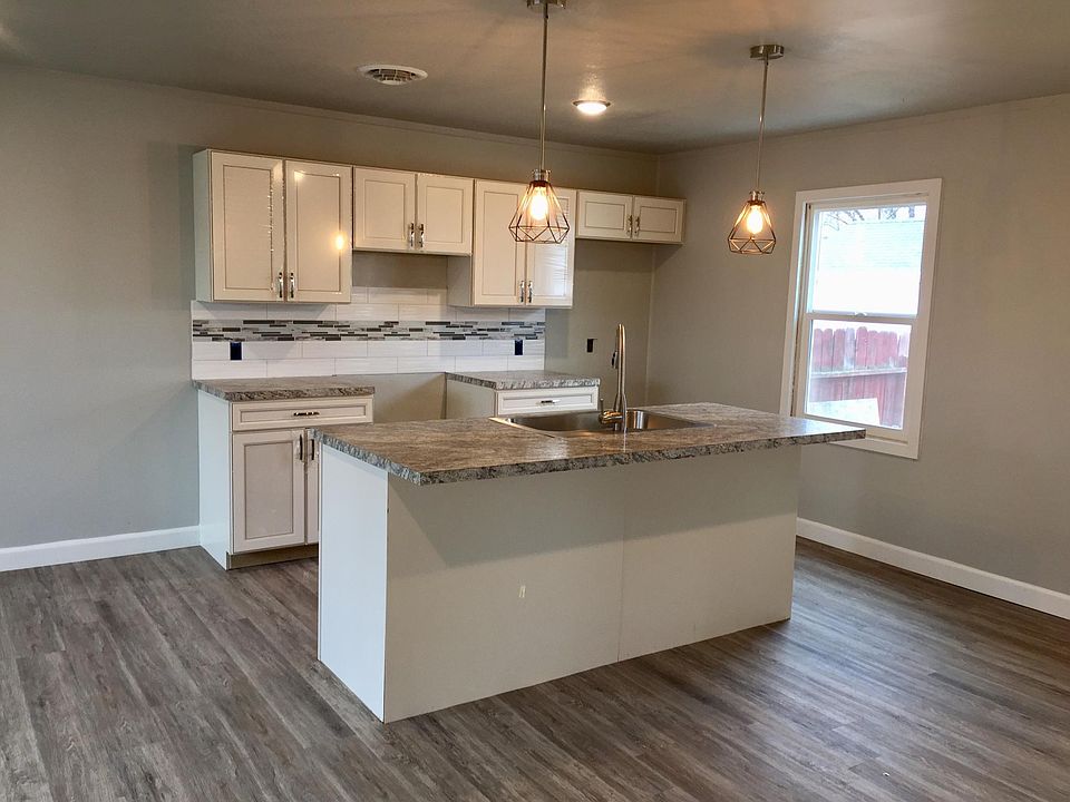 1st image of 1327 Thayer Dr