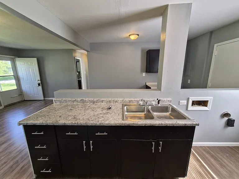 3221 Priscilla Ave — Photo 14