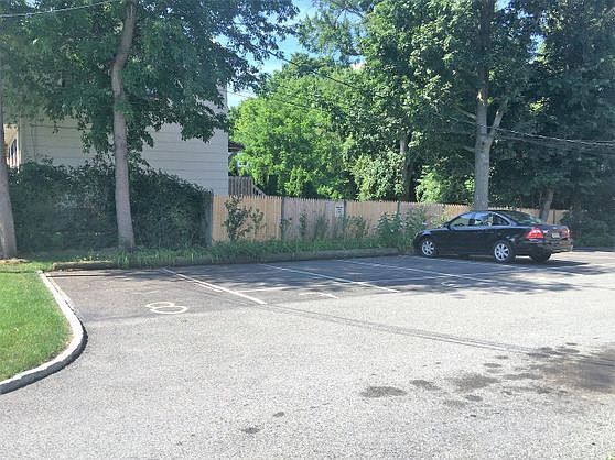 3rd image of 325 Tenafly Rd #7