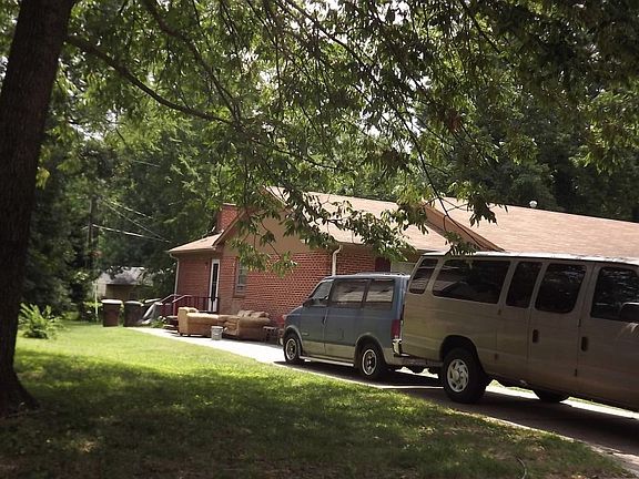 3rd image of 3221 Edenwood Dr