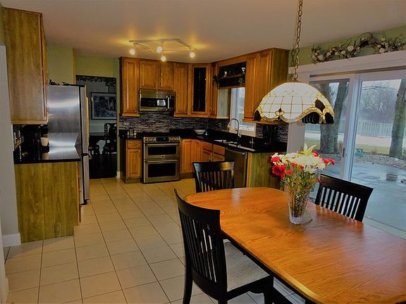 4th image of 3630 N Alder Dr