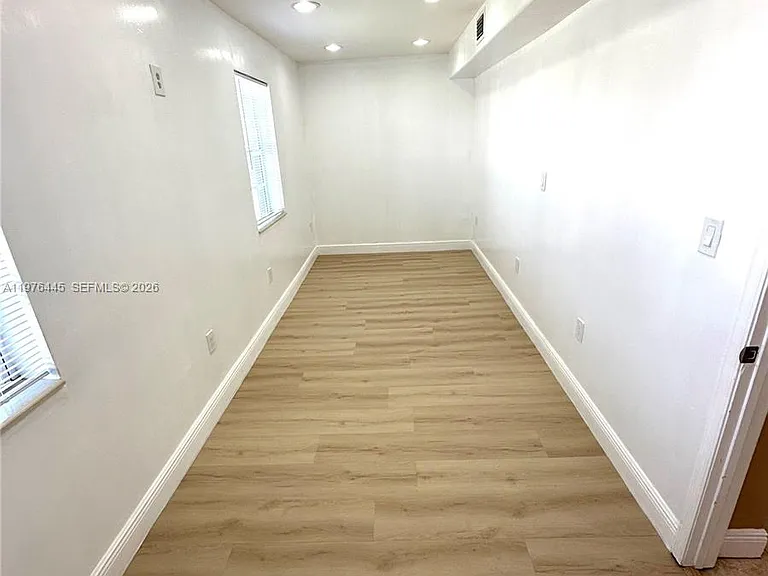 3101 SW 67th Ave — Photo 8
