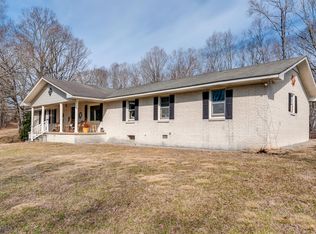 549 Ridge Rd, Lobelville, TN 37097