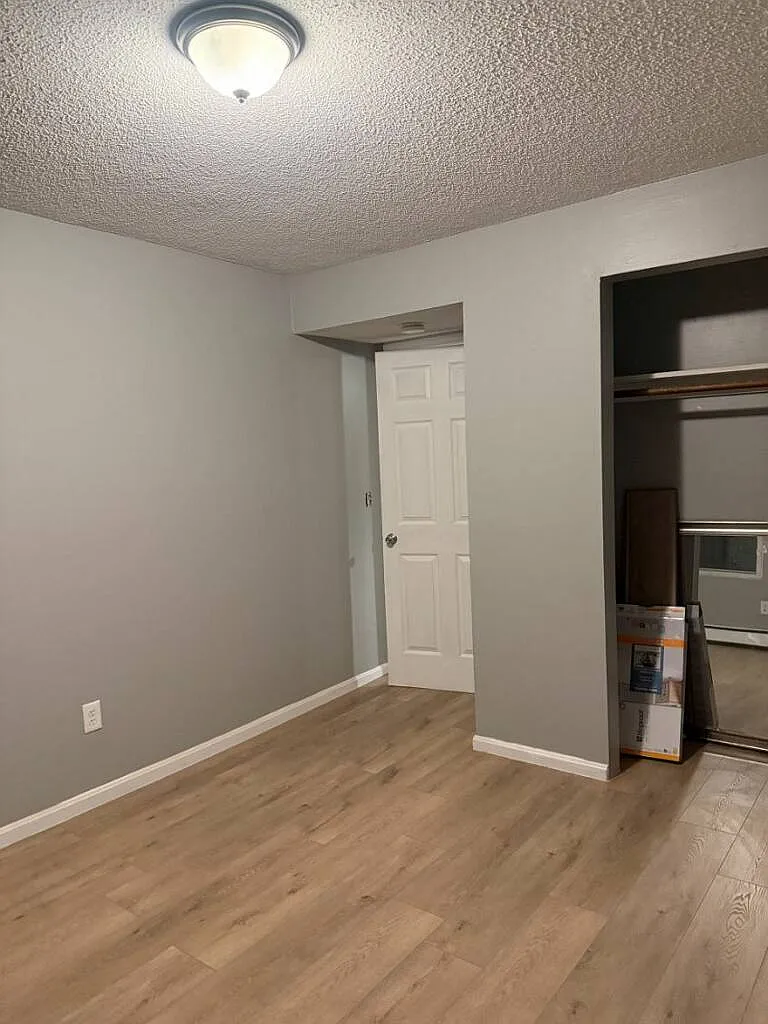 3 bed, $1,900 — Photo 2