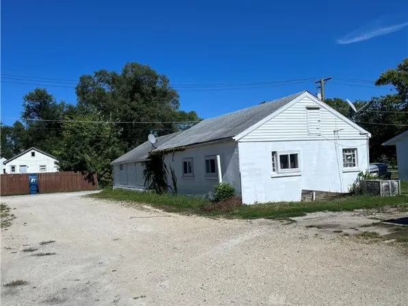 1770 E Maple St, Kankakee, IL 60901