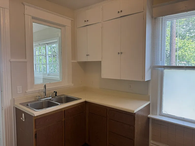 1803 S Washington St — Photo 10