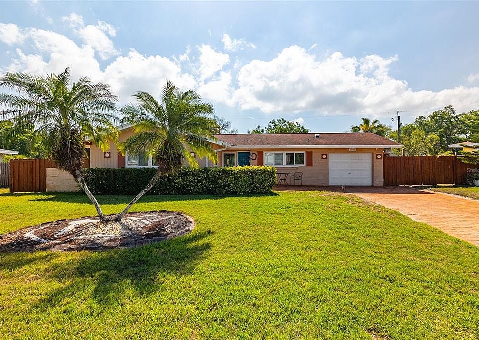 1st image of 1365 Windsor Dr