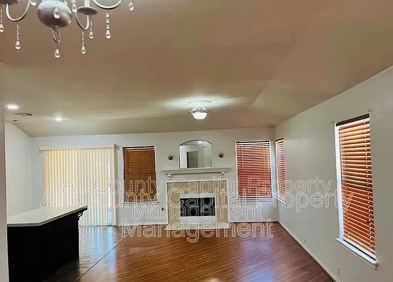 15004 Antique Finish Dr #15004 — Photo 5