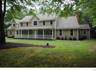 24 Horseshoe Ridge Rd, Sandy Hook, CT 06482