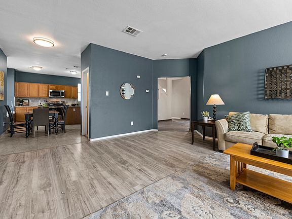 4th image of 415 Canary Ln #1B-723721