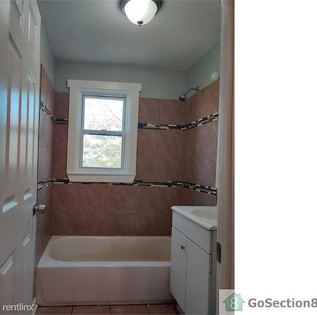 2nd image of 6229 S Indiana Ave