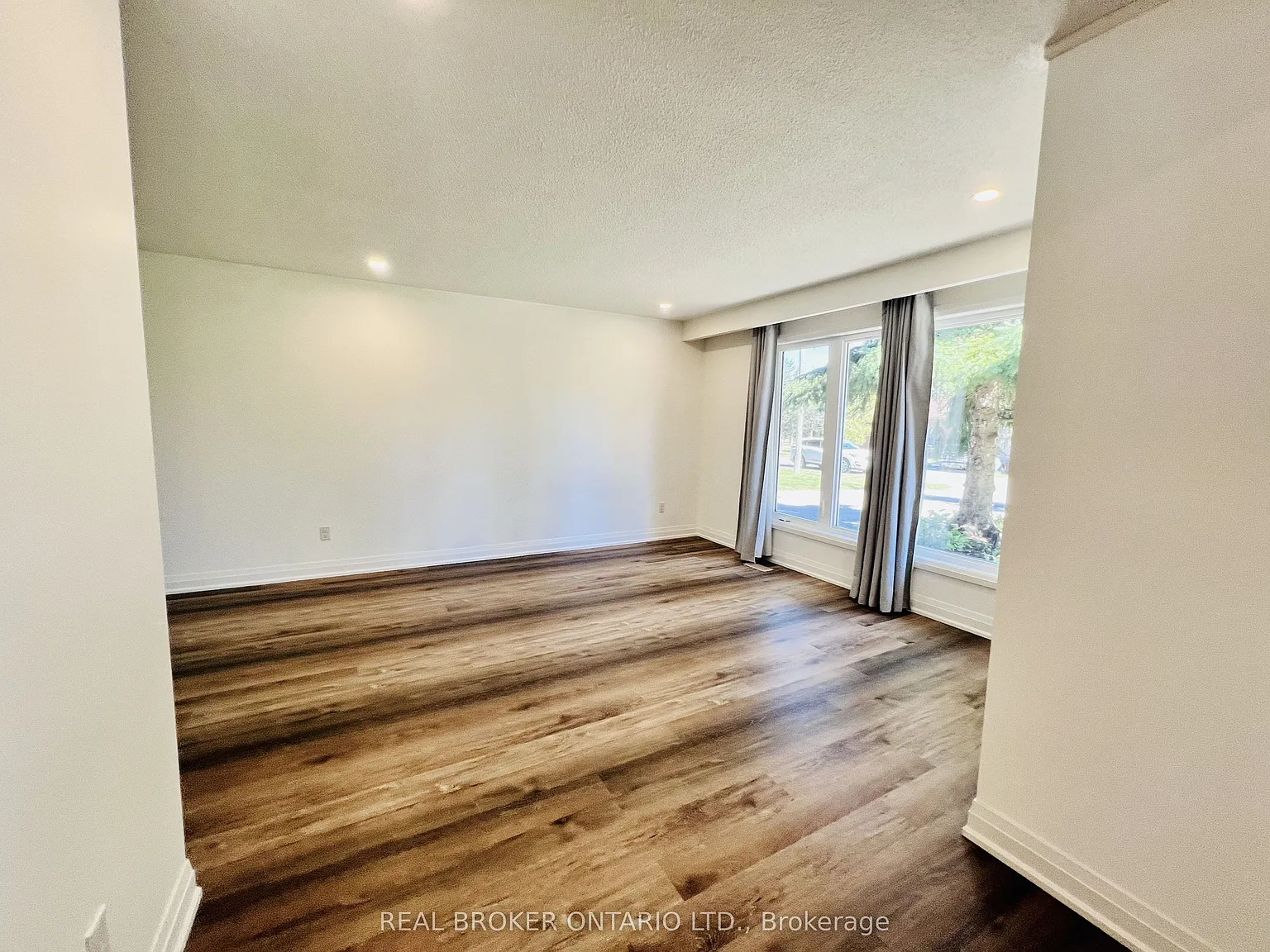 3 bed, $2,300 — Photo 3
