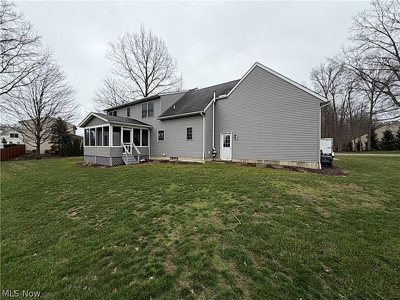 3rd image of 33160 Electric Blvd