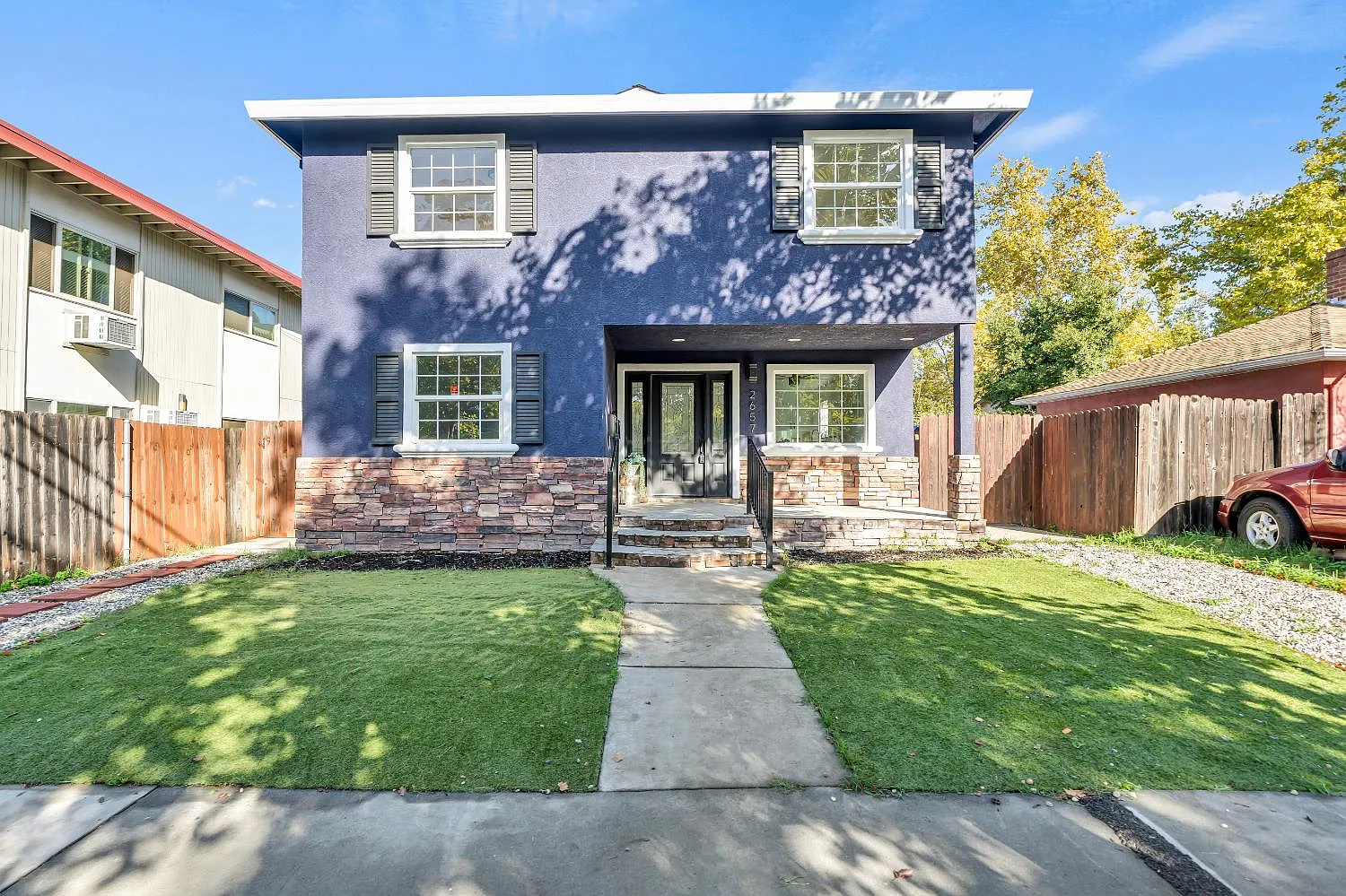 2657 2nd Ave photo 1