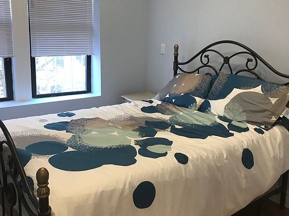 4th image of 2424 27th St APT 3A