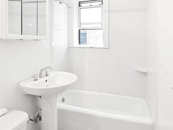 4th image of 3915 62nd St APT 31