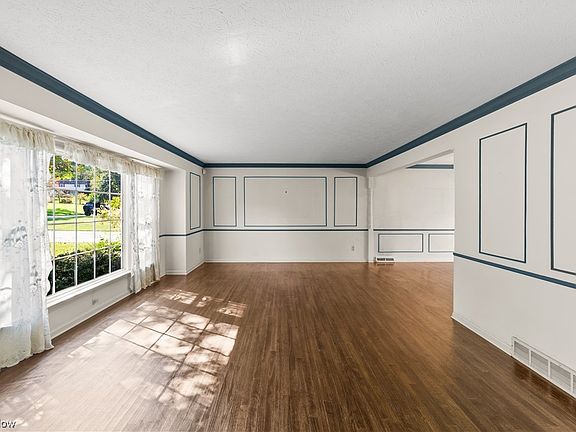 5th image of 7035 Cranbrook Dr