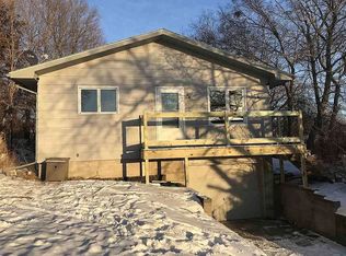 804 Pine St, Yankton, SD 57078