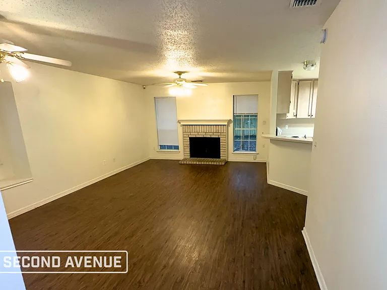 7226 Windwillow Dr — Photo 3