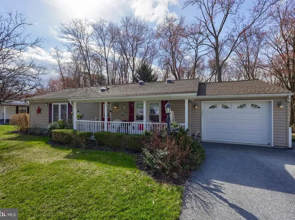 53 Maple Ave, Manheim, PA 17545