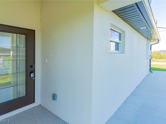 5th image of 2642-2644 Gretchen Ave S