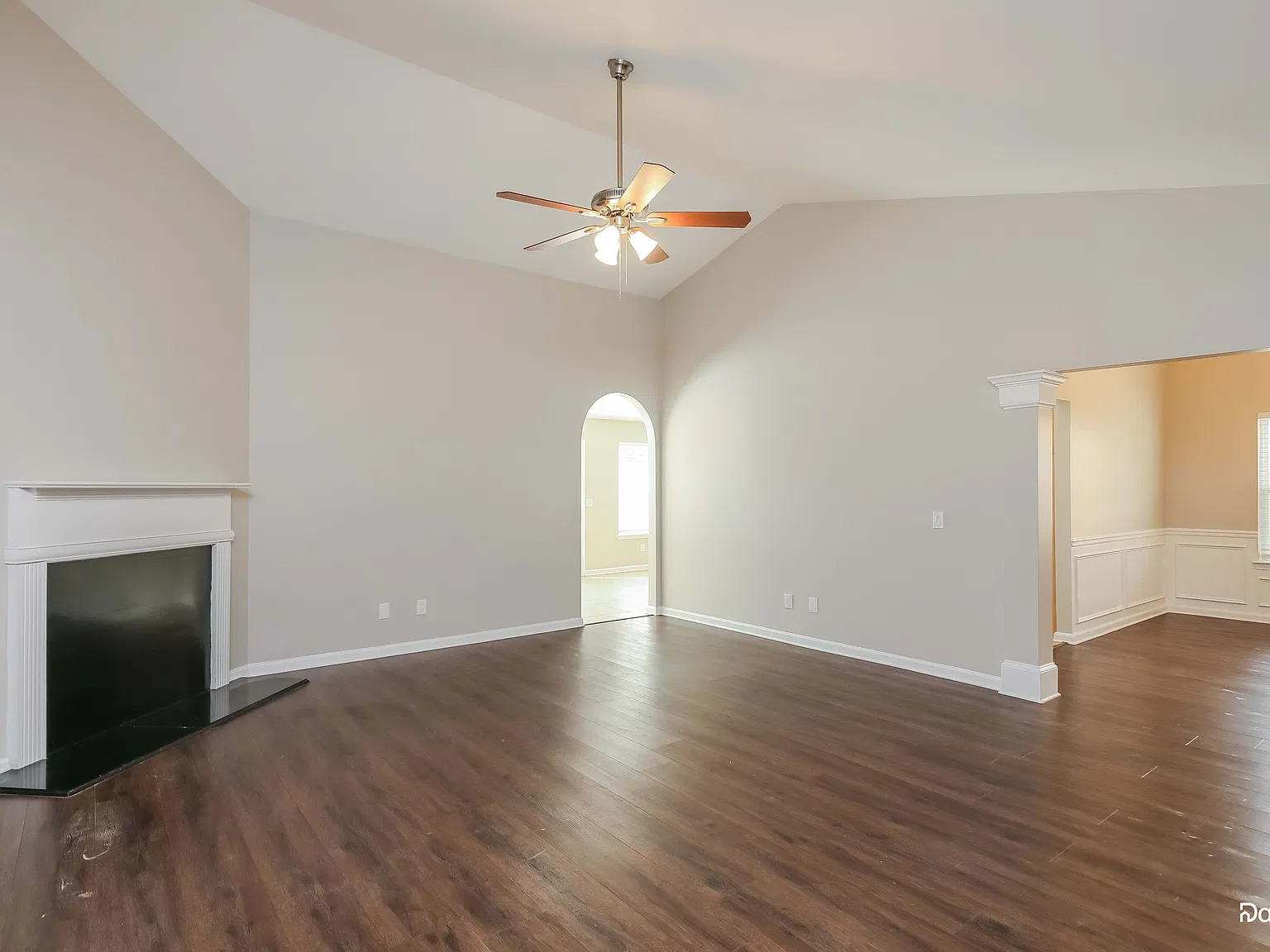4 bed, 2.0 bath, 2297 sqft, $2,520 — Photo 3