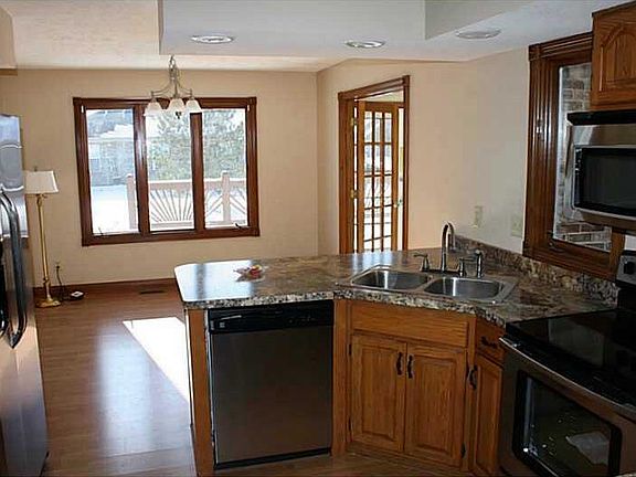 2nd image of 6983 White Oak Dr