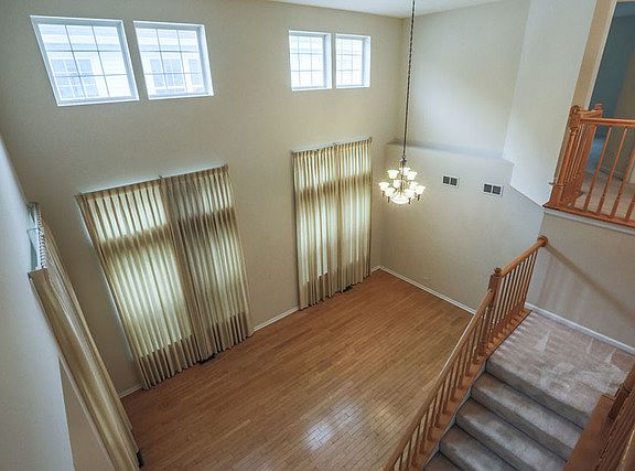 2nd image of 2428 Meadowbrook Ln