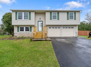 437 Birchwood Blvd, Baldwinsville, NY 13027