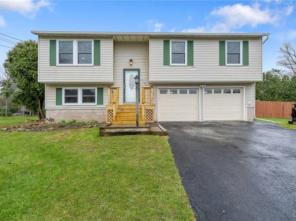 437 Birchwood Blvd, Baldwinsville, NY 13027