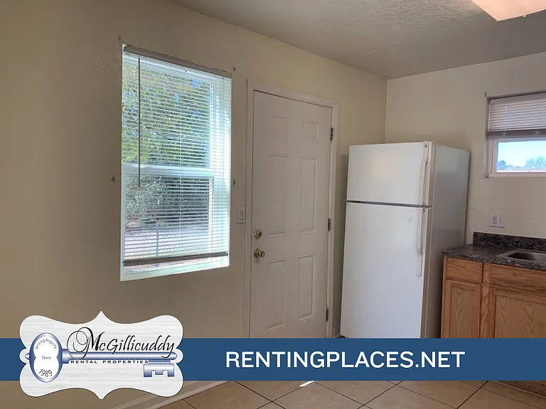 1239 Holden Dr — Photo 6