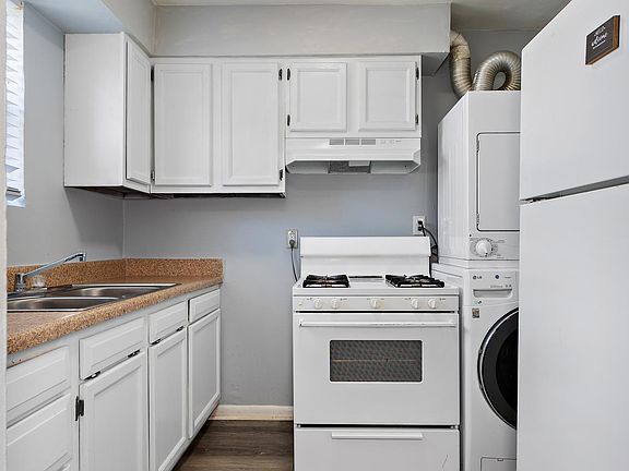 5th image of 1030 Ann St #1