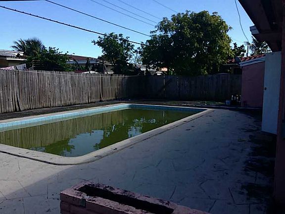 4th image of 16197 NE 8th Ave