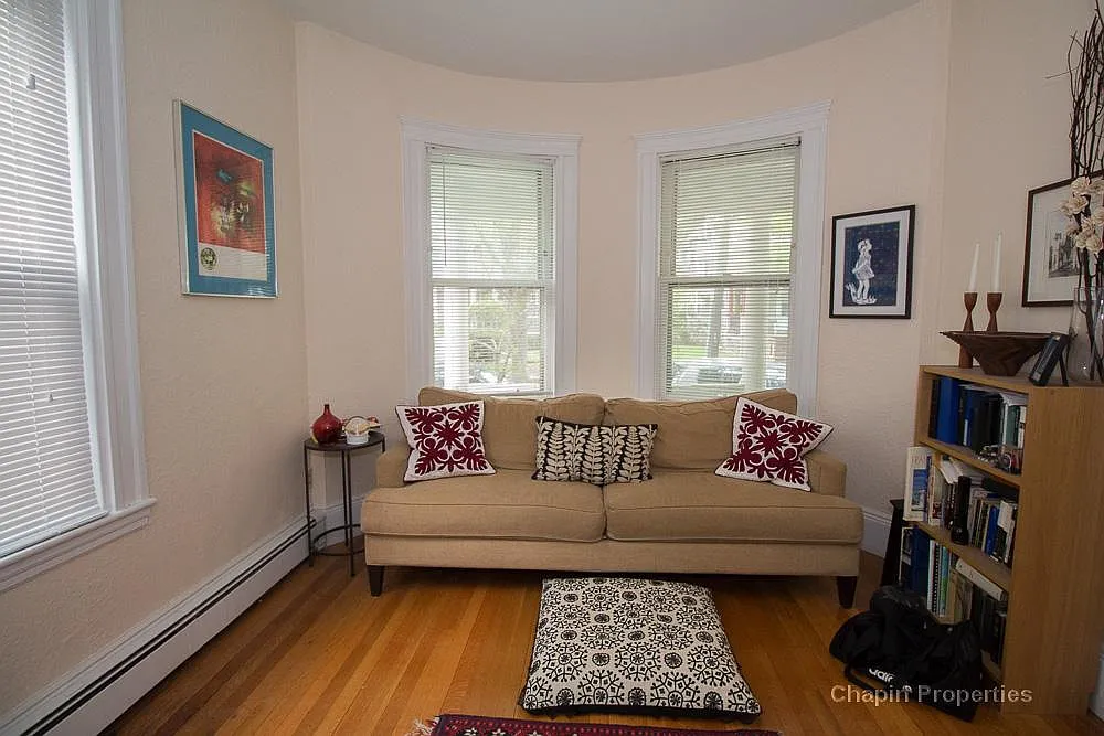 5 bed, 2.0 bath, $4,995 — Photo 4