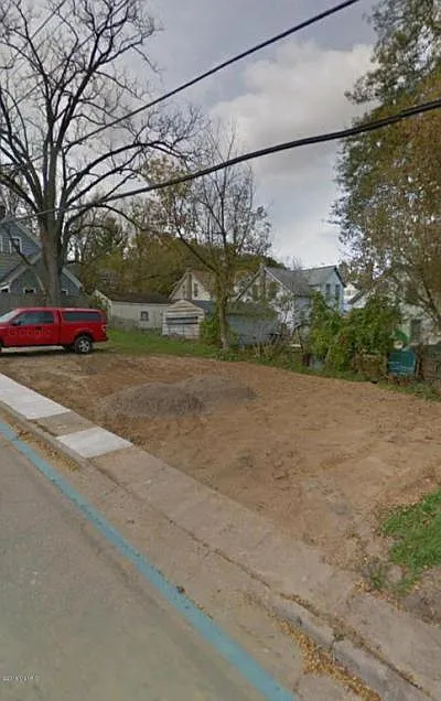 136 Dixie Ave photo 1