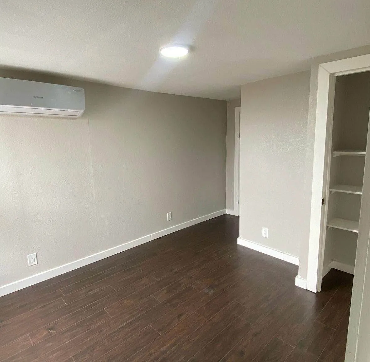 235 Gabriel — Photo 4