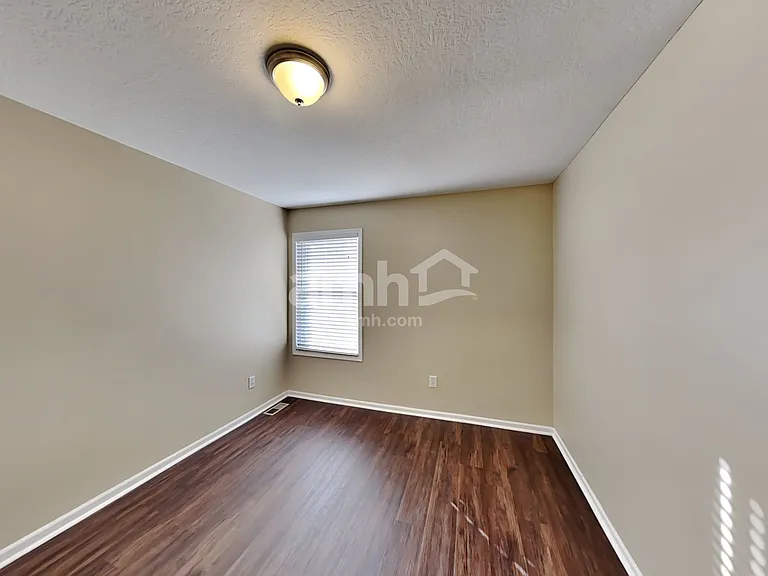 5469 Boucher Dr — Photo 15