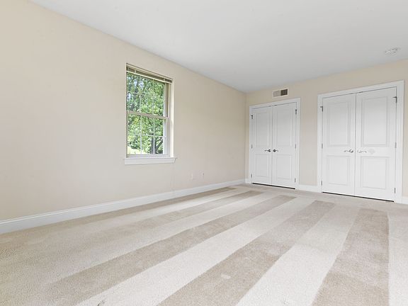 Bedroom at Corner Park