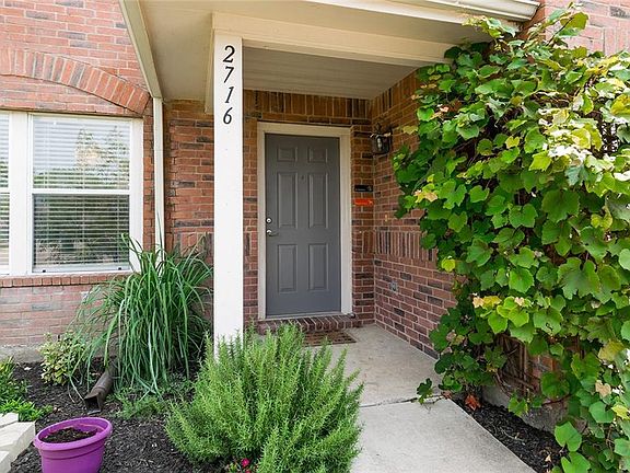 3rd image of 2716 Mesa Valley Dr