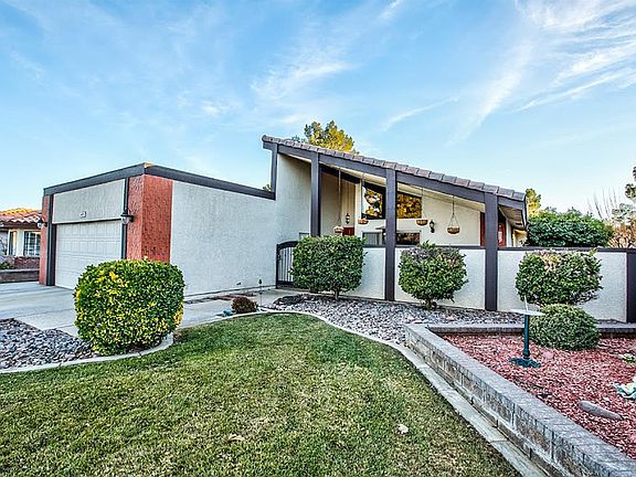4th image of 14851 Greenbriar Ln