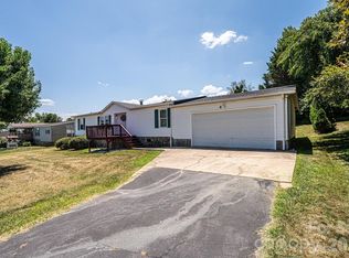 3825 Berry Creek Cir, Granite Falls, NC 28630