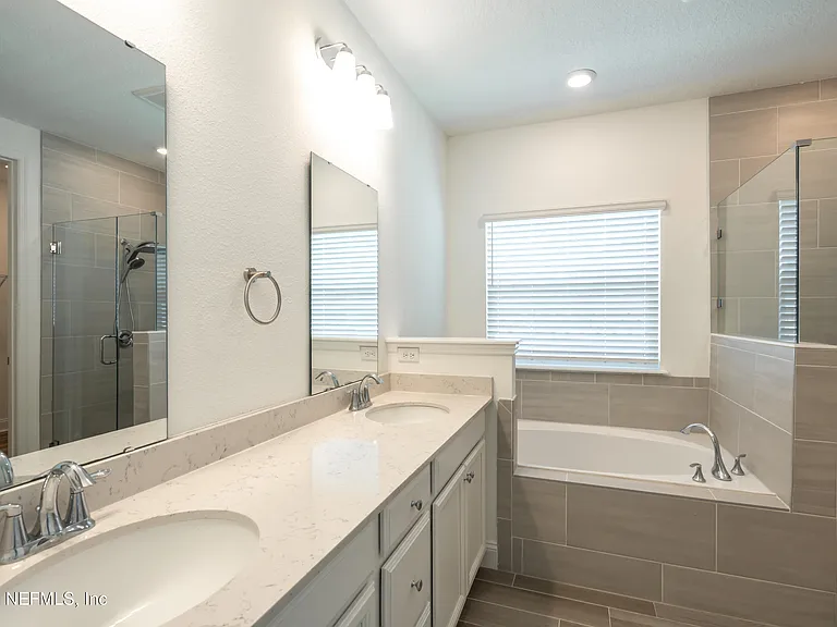 260 Oaklawn Ct — Photo 24