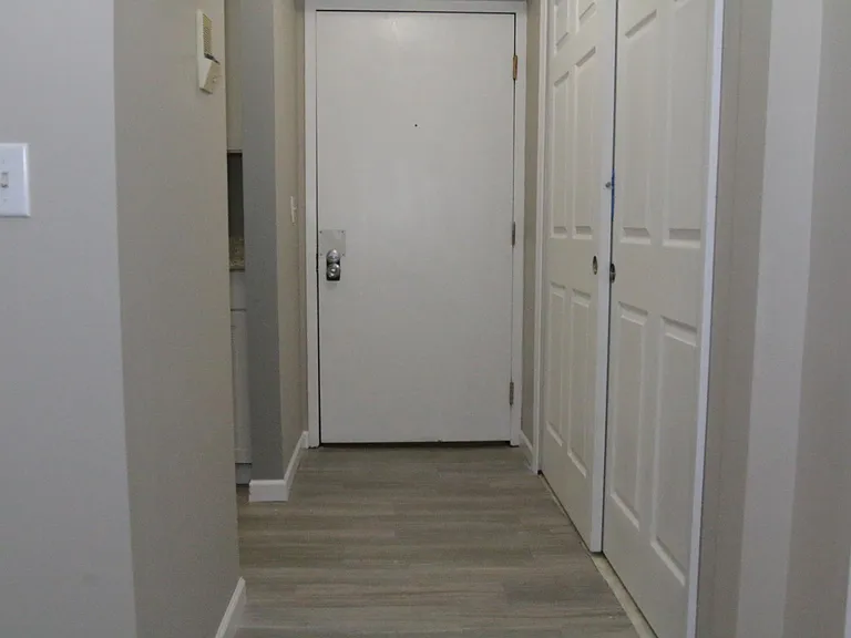 30060 W Twelve Mile Rd #86 — Photo 10