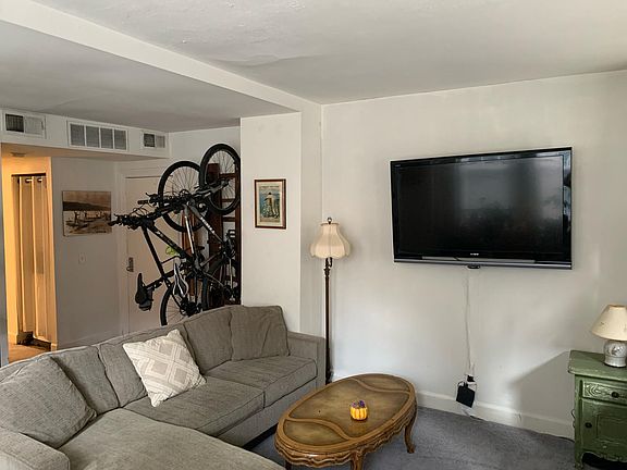3rd image of 1327 Spruce St APT 10A