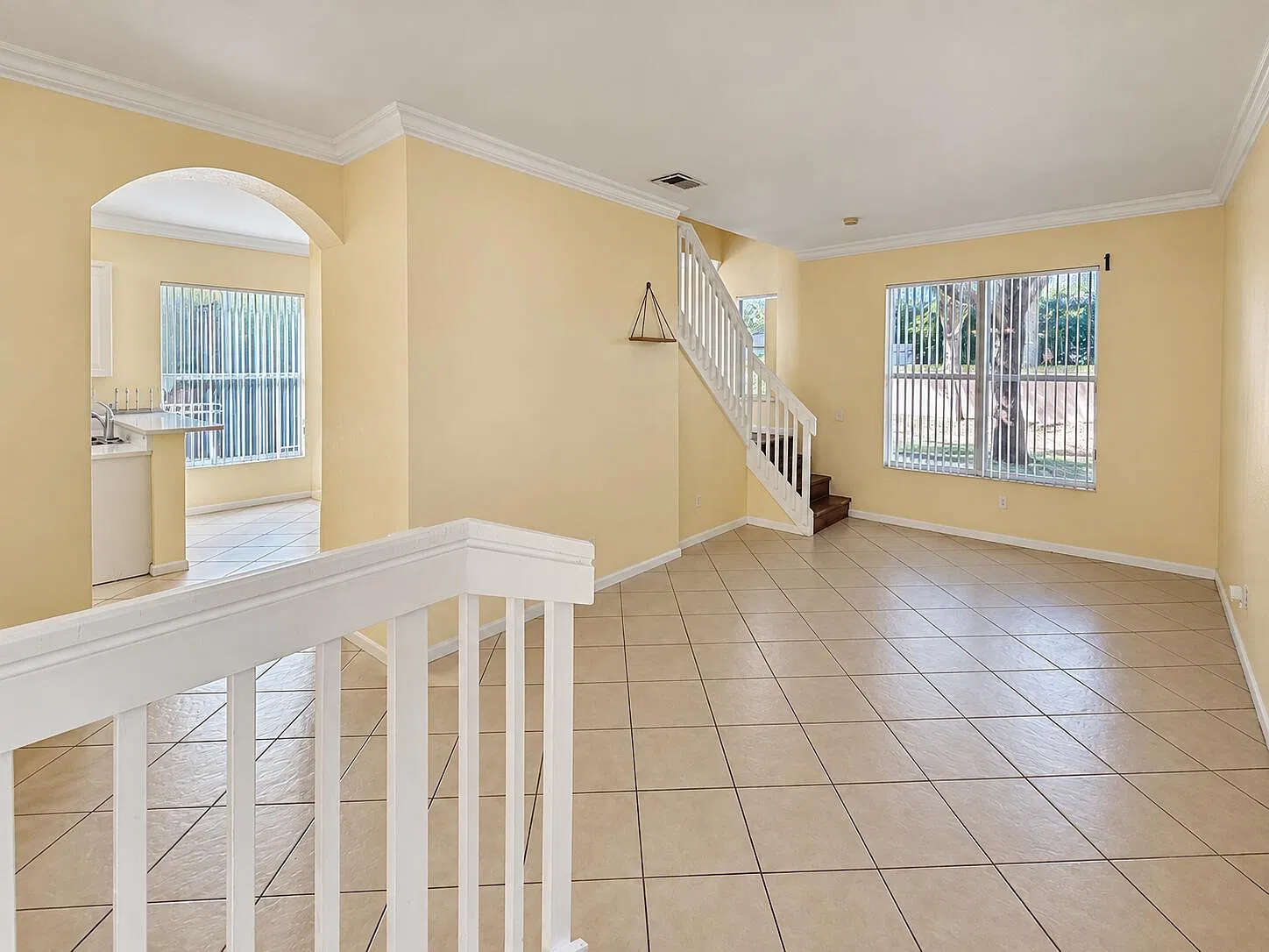 3 bed, 2.5 bath, 1714 sqft, $3,000 — Photo 3