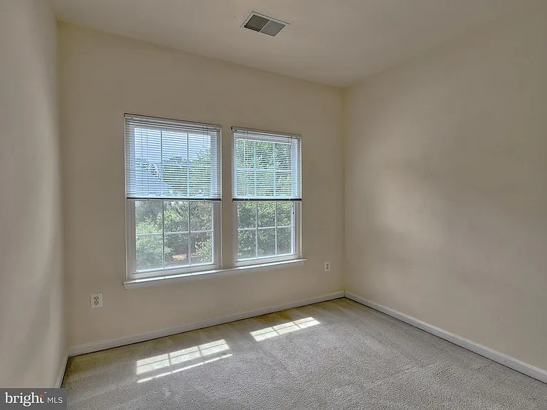 13906 Gothic Dr — Photo 37