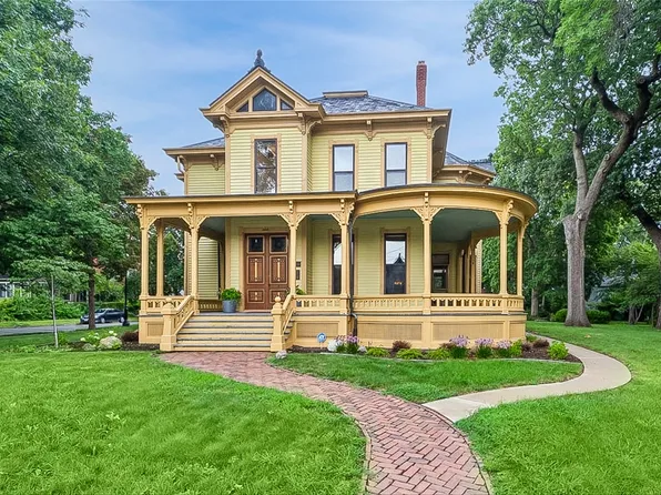 1623 Center St, Des Moines, IA 50314
