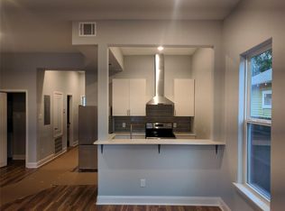 210 Burr St APT 2, Houston, TX 77011