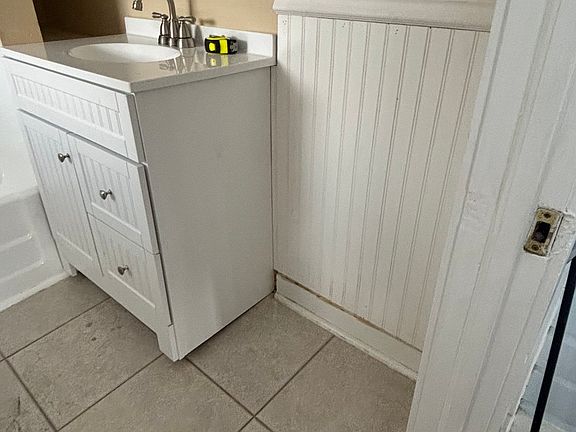 4th image of 20601 W Pennsylvania Ave #1